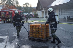 https://picasaweb.google.com/FFTaiskirchen122/Herbstubung24102015ASI#slideshow/6209251866272637362 DSC01751